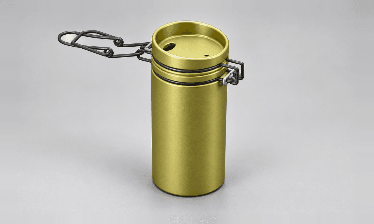 Cylindrical Canister with Wire-Bail Latch