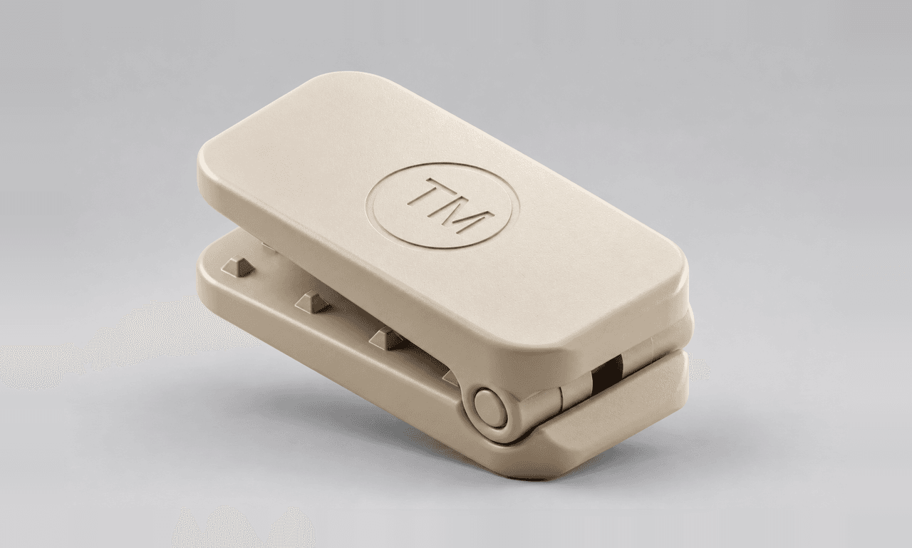 Hinged Clip with Embossed Face